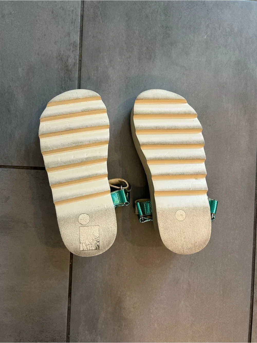 Kurt Geiger London “Mini Orion